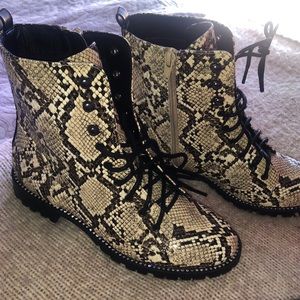 Express Leather snake skin boots